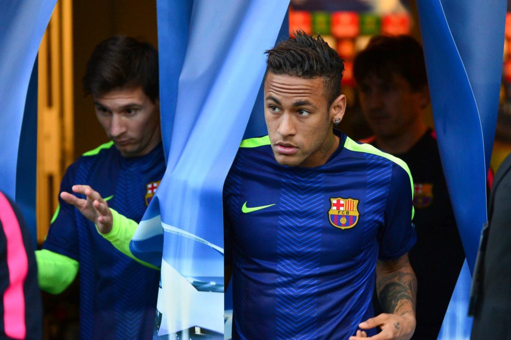 Neymar coupe branchée